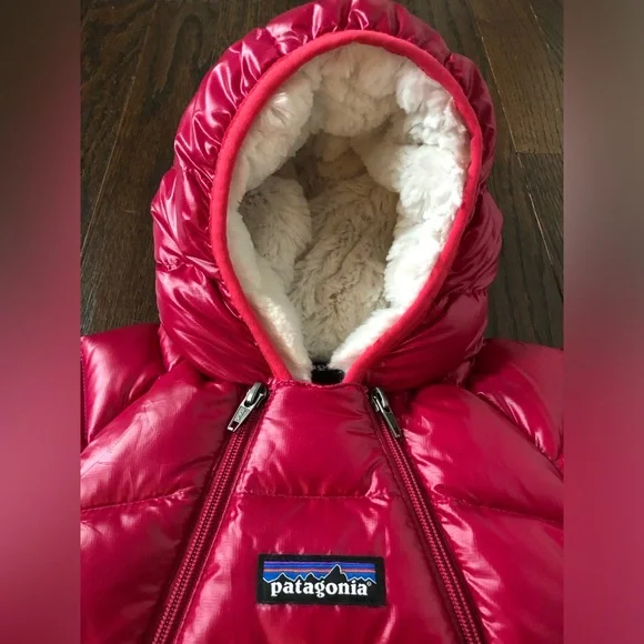 Patagonia Infant Girls NB Hot Pink Hi-Loft Down High-Pile Fleece Hooded Bunting - Picture 4 of 12